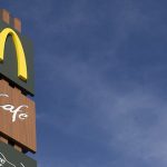 フランスでマクドナルドを「マック」と呼べない事情とは？